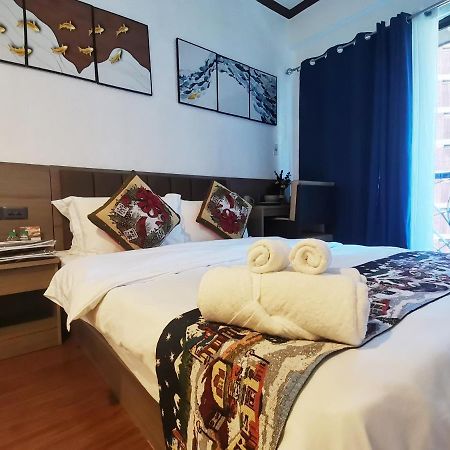 Warm Makati Aparthotel Makati City Eksteriør bilde
