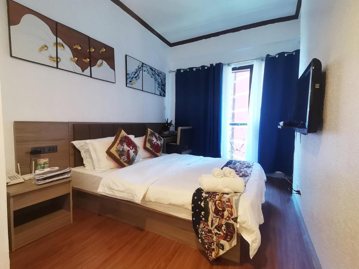 Warm Makati Aparthotel Makati City Eksteriør bilde