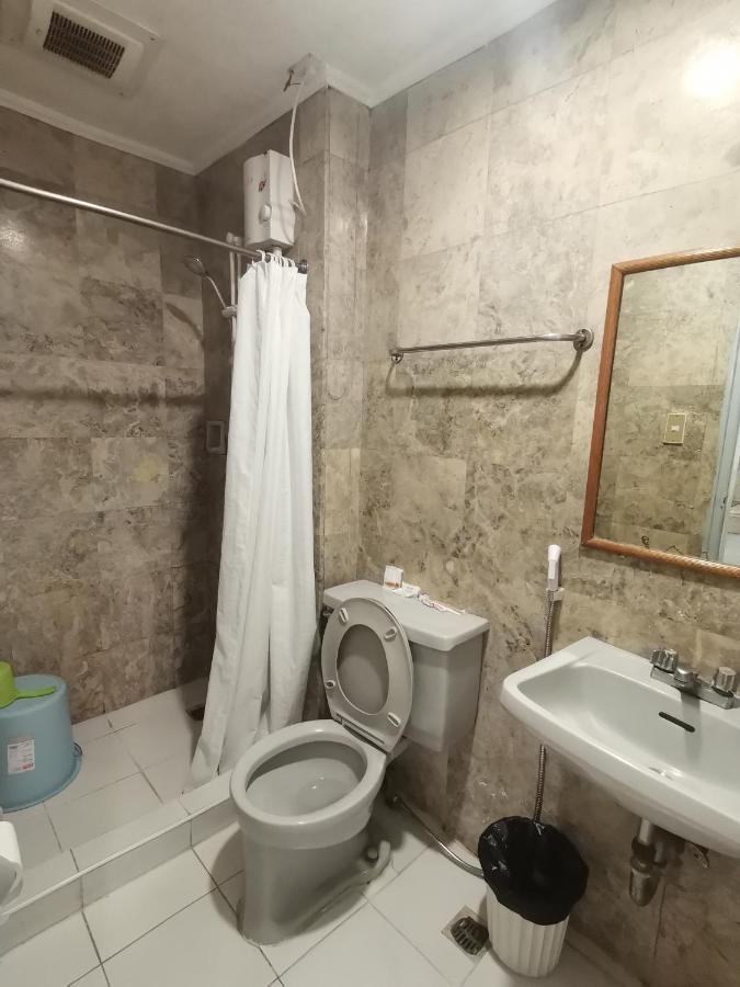 Warm Makati Aparthotel Makati City Eksteriør bilde